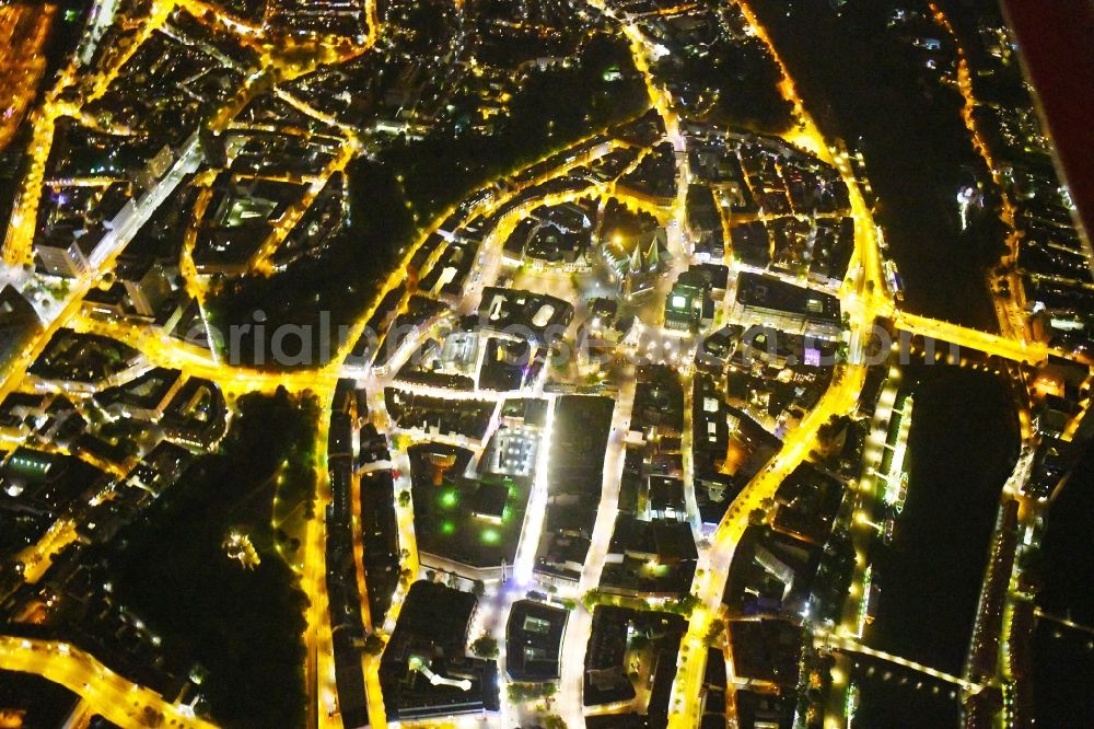 Bremen at night from the bird perspective: Night lighting Old Town area and city center in the district Mitte in Bremen, Germany