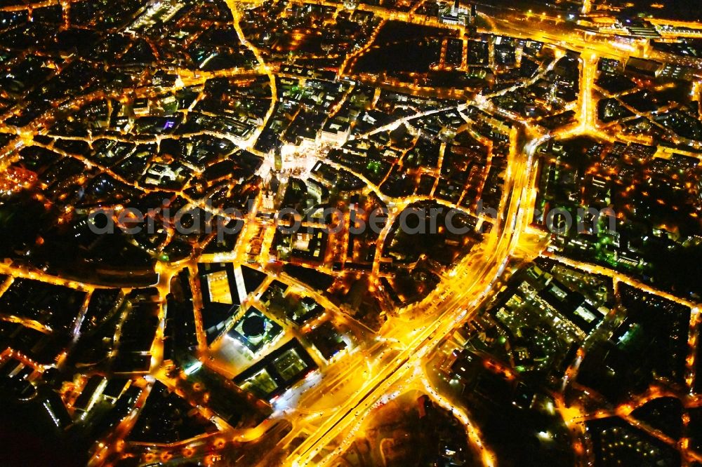 Halle (Saale) at night from the bird perspective: Night lighting Old Town area and city center in the district Mitte in Halle (Saale) in the state Saxony-Anhalt, Germany