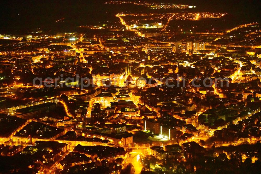 Erfurt at night from the bird perspective: Night lighting old Town area and city center in the district Zentrum in Erfurt in the state Thuringia, Germany