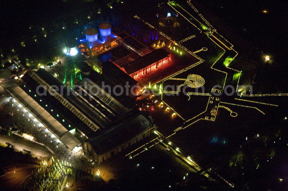 Aerial photograph at night Bochum - Nachtluftbild auf die Jahrhunderthalle in Bochum mit Lichtinstallationen zur Extraschicht 2008.