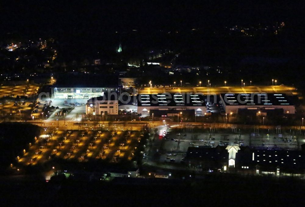 Aerial image at night Erfurt - Night lighting Exhibition grounds and exhibition halls of the Messe Erfurt in the district Hochheim in Erfurt in the state Thuringia, Germany