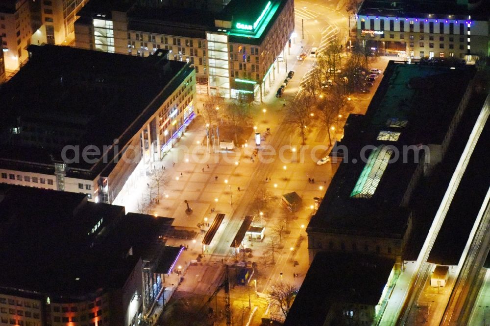 Aerial photograph at night Magdeburg - Night lighting Track progress and building place on Bahnhofstrasse on main station of the railway in the district Altstadt in Magdeburg in the state Saxony-Anhalt