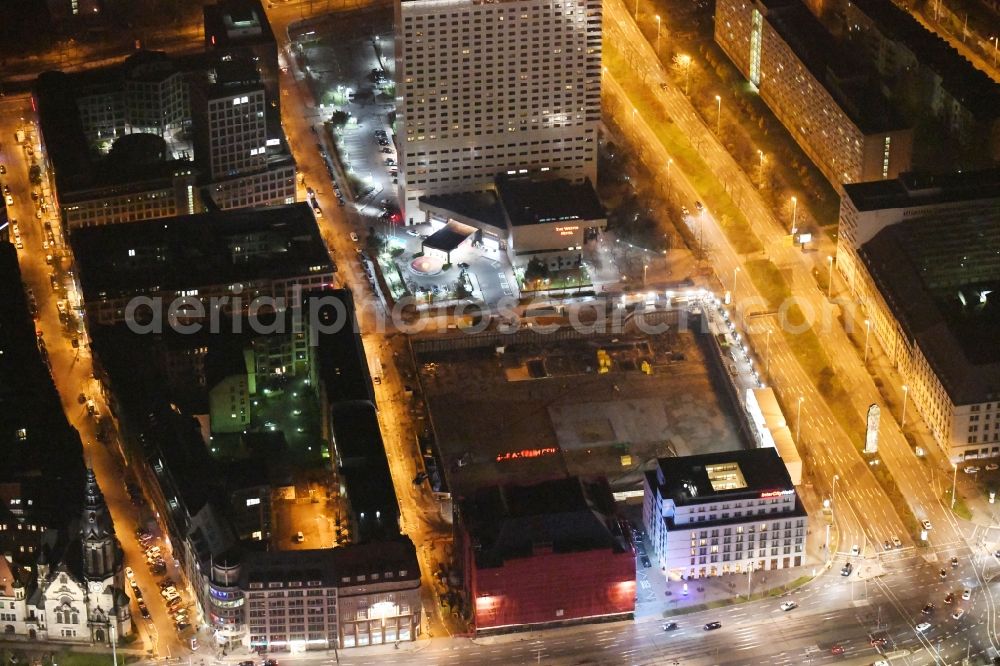 Aerial image at night Leipzig - Night lighting Construction site with development and landfill works on the site of the future Saechsische Aufbaubank (SAB) in Leipzig, Saxony