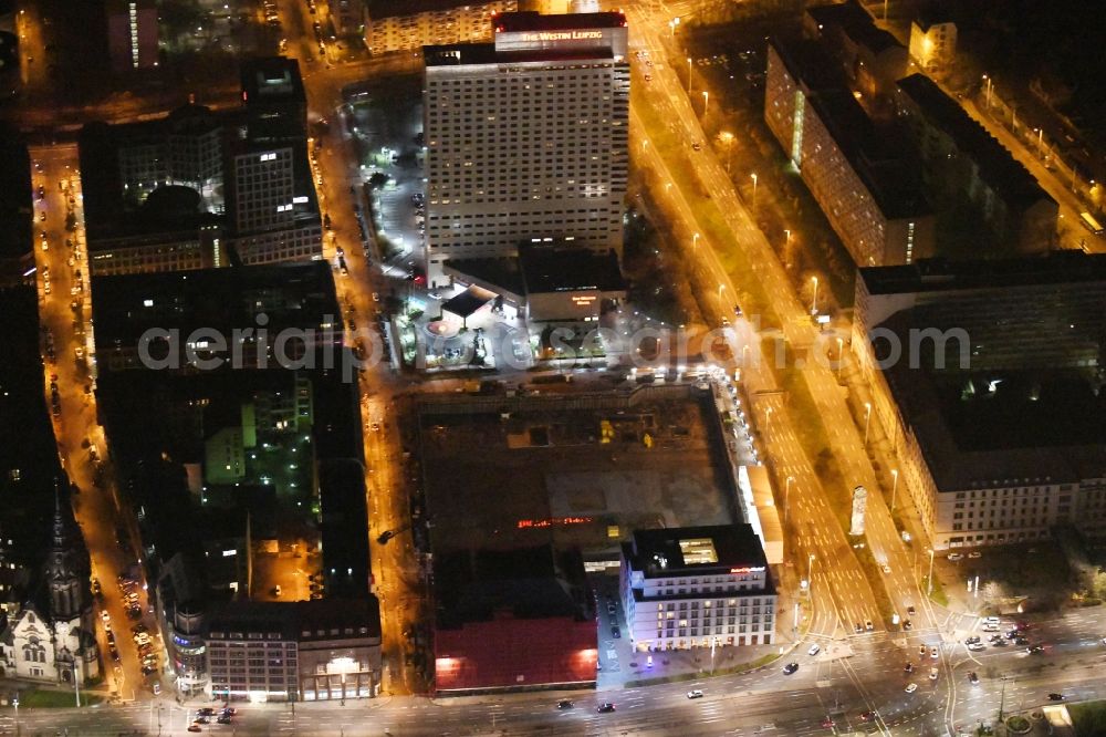 Leipzig at night from the bird perspective: Night lighting Construction site with development and landfill works on the site of the future Saechsische Aufbaubank (SAB) in Leipzig, Saxony