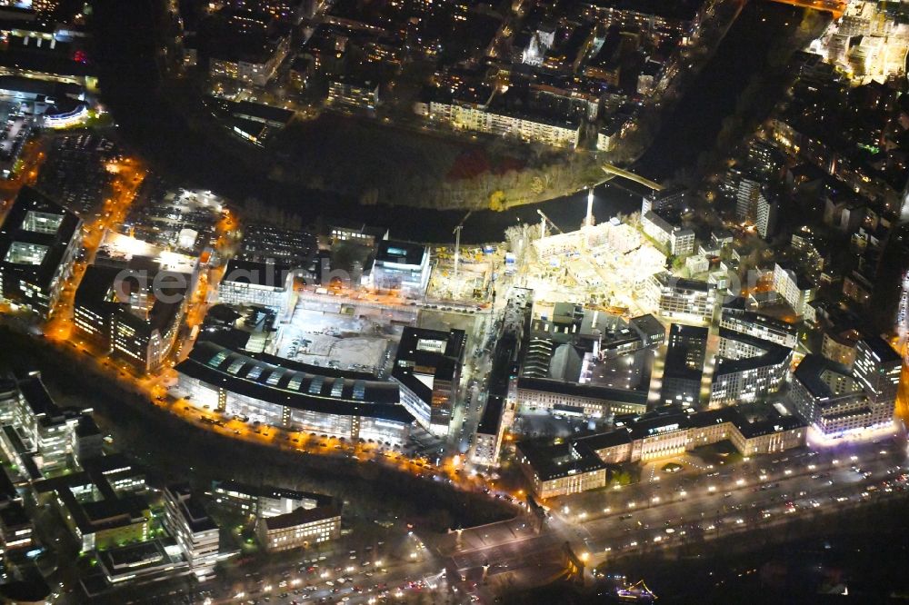 Berlin at night from the bird perspective: Night lighting Construction site to build a new multi-family residential complex No.1 Charlottenburg on Wegelystrasse zum Spree- Ufer in the district Charlottenburg-Wilmersdorf in Berlin, Germany