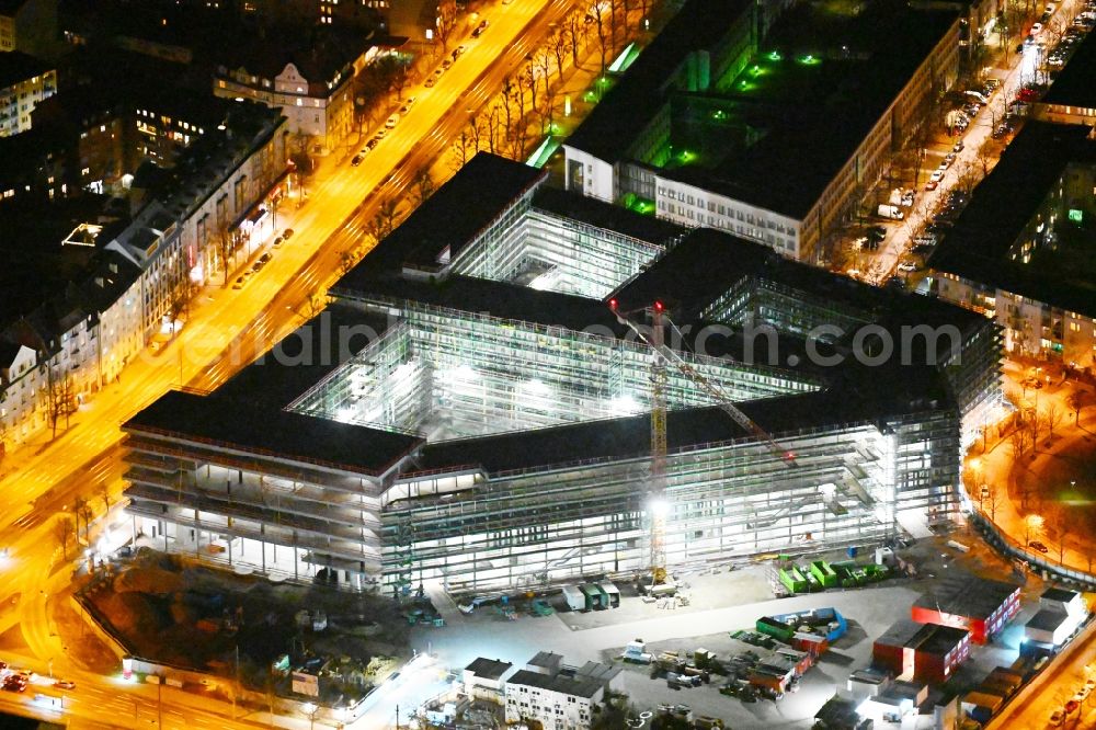 Aerial image at night München - Night lighting construction site for the new building eines Strafjustizzentrum on Schwere-Reiter-Strasse - Emma-Ihrer-Strasse - Anita-Augspurg-Allee in Munich in the state Bavaria, Germany