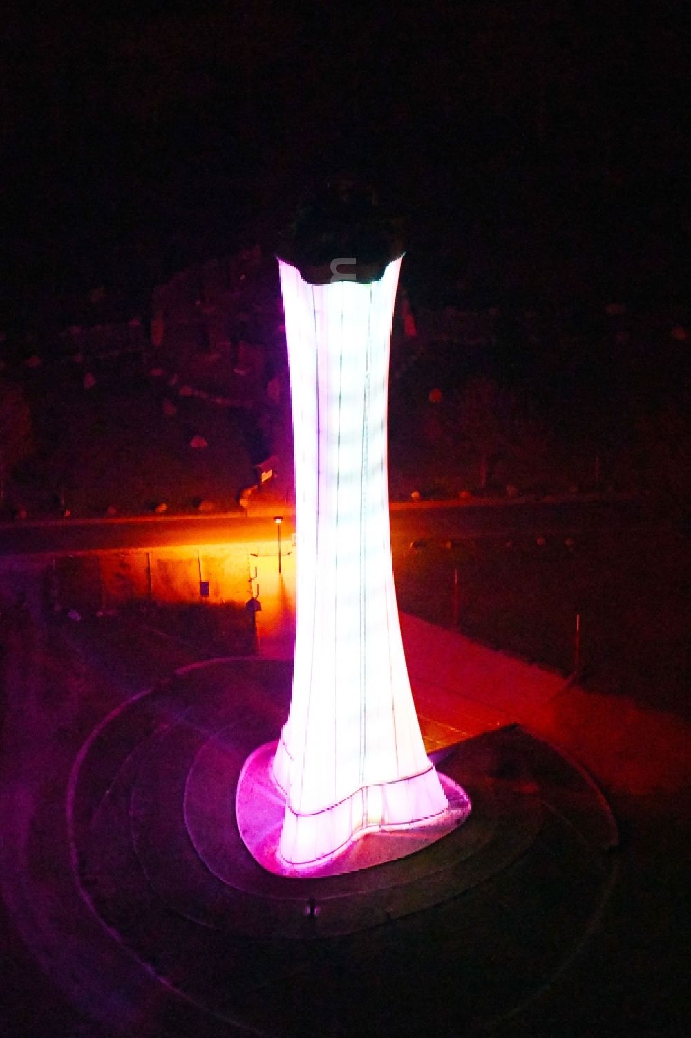 Teichland at night from the bird perspective: Night lighting structure of the observation tower Baerenbruecker Hoehe in Teichland in the state Brandenburg, Germany