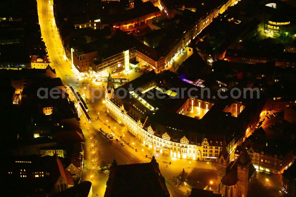 Erfurt at night from the bird perspective: Night lighting street guide of famous promenade and shopping street Anger in the district Zentrum in Erfurt in the state Thuringia, Germany