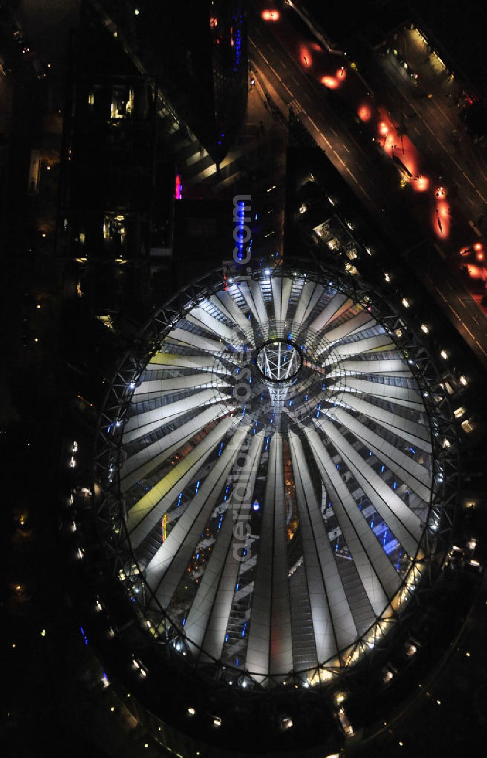 Berlin at night from above - Nachtaufnahme: Sicht auf das Kaufhaus Sony Center am Potsdamer Platz anlässlich des Festival Of Lights 2010 in Berlin. Nightshot: View to the department store Sony Center at the Potsdamer Platz in celebration of the Festival Of Lights 2010 in Berlin.