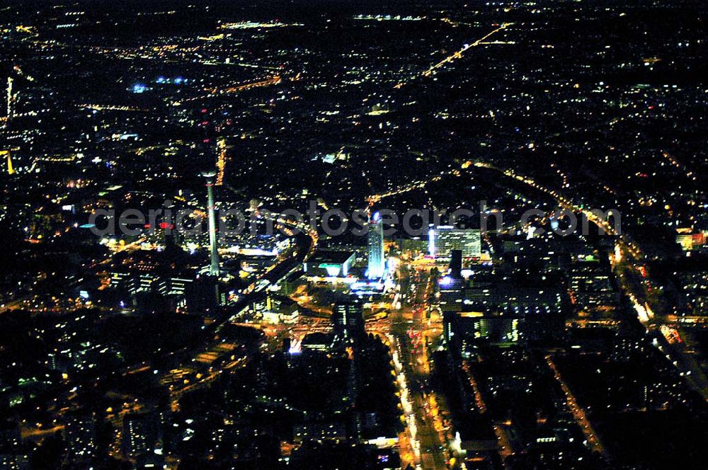 Aerial image at night Berlin - Blick auf das Stadtzentrum in Berlin-Mitte mit dem Berliner Fernsehturm und dem Alexanderplatz bei Nacht.