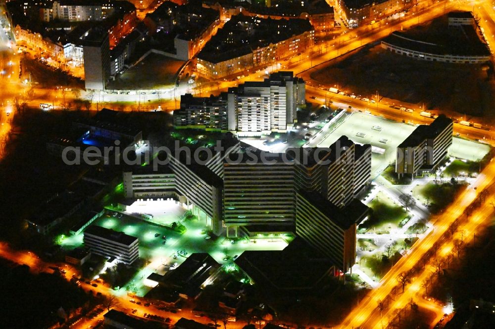 Aerial photograph at night Nürnberg - Night lighting office building of the administration and commercial building of the Federal Employment Agency on Weddigenstrasse in the district Ludwigsfeld in Nuremberg in the state Bavaria, Germany