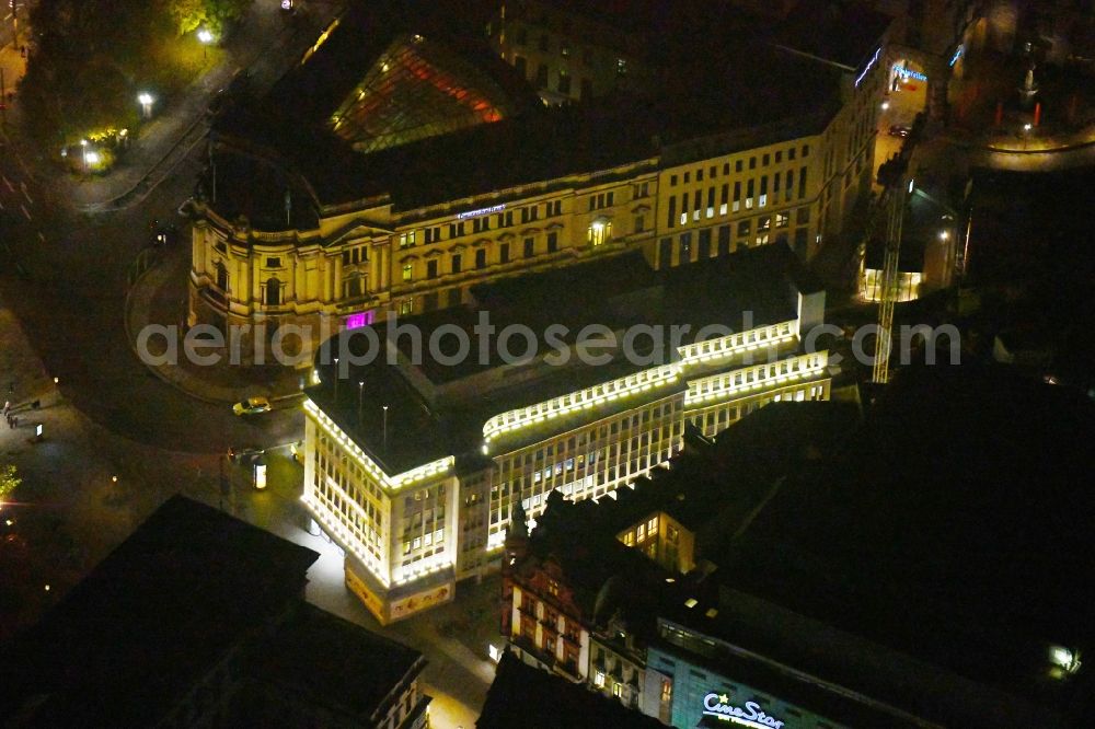 Leipzig at night from the bird perspective: Night lighting Office building Petersstrasse in Leipzig in the state Saxony, Germany