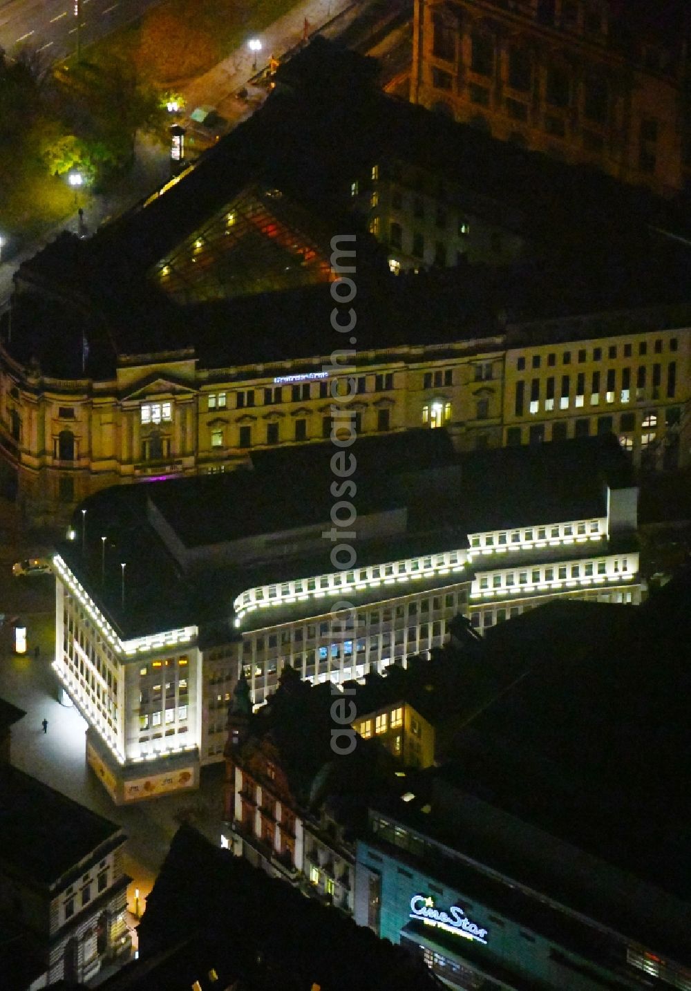 Leipzig at night from the bird perspective: Night lighting Office building Petersstrasse in Leipzig in the state Saxony, Germany