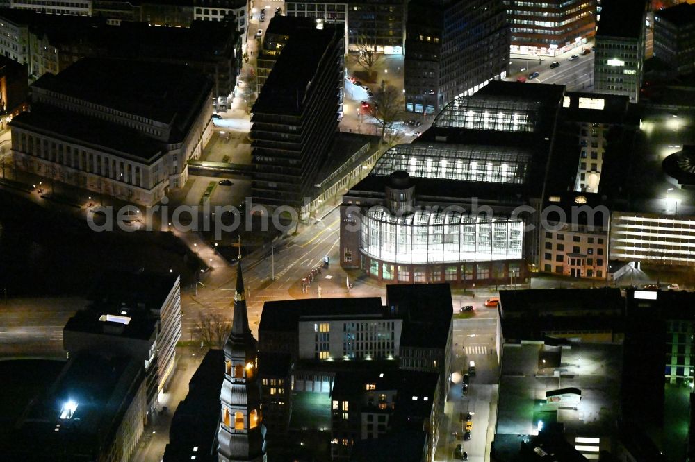 Aerial photograph at night Hamburg - Night lighting office building Zuerichhaus on street Domstrasse in the district Altstadt in Hamburg, Germany