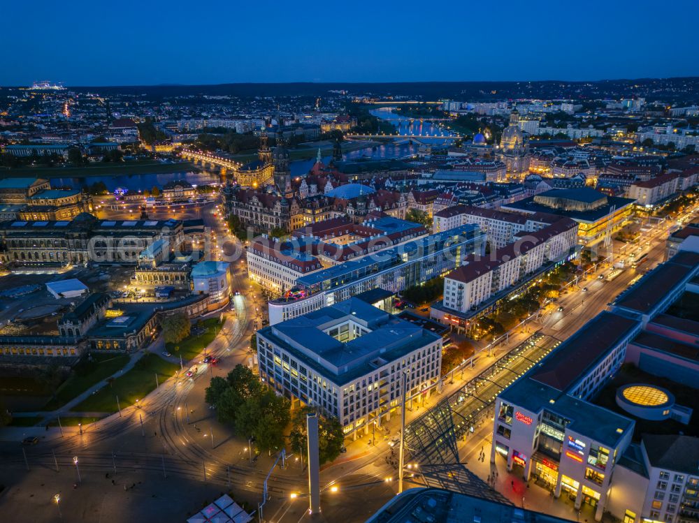 Aerial photograph at night Dresden - Night lights and lighting office building of the administration and business building of SAP Deutschland SE at Postplatz in the Altstadt district of Dresden in the federal state of Saxony, Germany