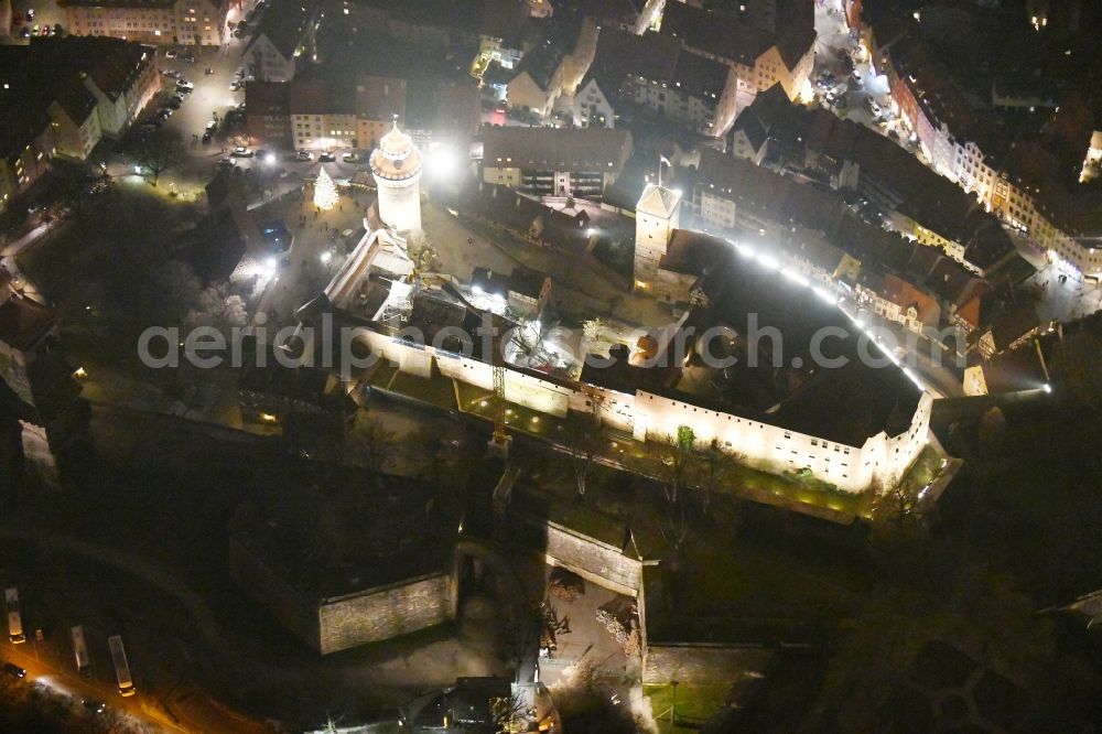 Aerial photograph at night Nürnberg - Night lighting Castle of the fortress Kaiserburg - Sinwell Tower - Vestnertorbruecke in the district Altstadt - Sankt Sebald in Nuremberg in the state Bavaria, Germany