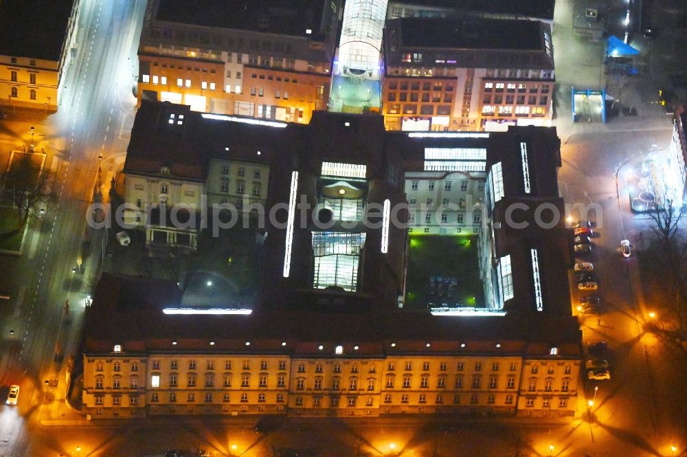 Aerial photograph at night Frankfurt (Oder) - Night lighting Campus University- area Europa-Universitaet Viadrina , Zentrale on Grosse Scharrnstrasse in the district Stadtmitte in Frankfurt (Oder) in the state Brandenburg, Germany