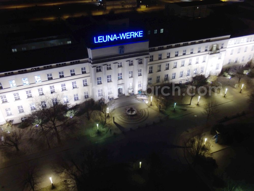 Aerial photograph at night Leuna - Night view onto the business premises of the multinational oil and gas company TOTAL in Leuna in the state Saxony-Anhalt