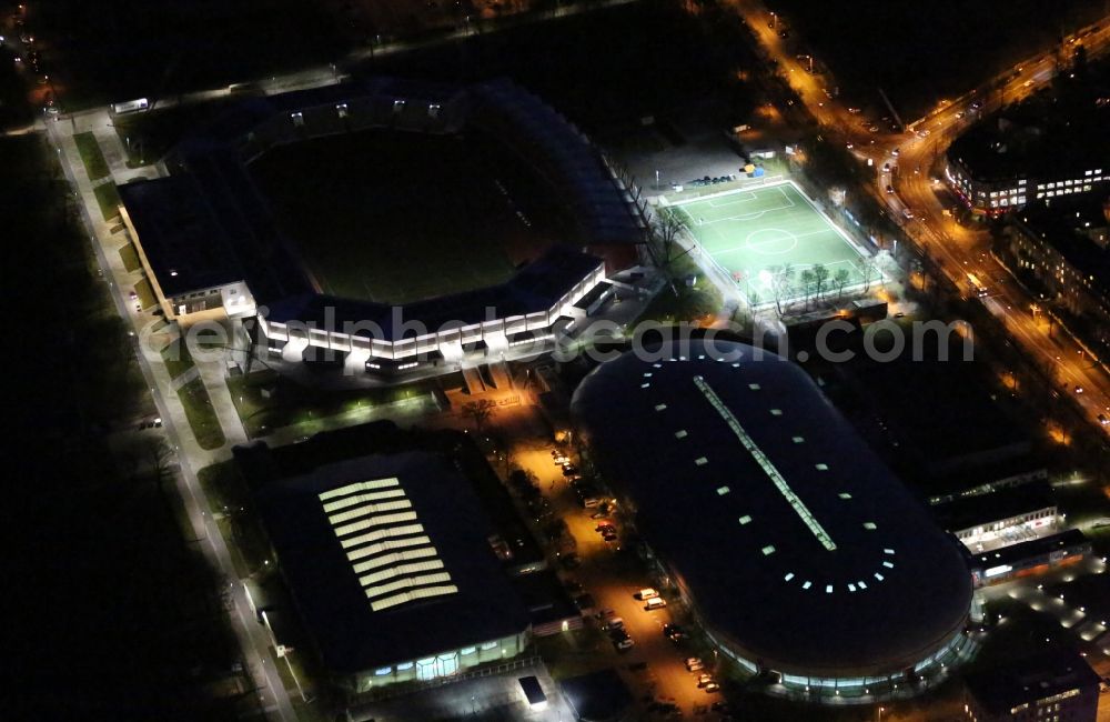 Aerial image at night Erfurt - Night aerial view of the Arena of the stadium Steigerwaldstadion, the Eissportzentrum Erfurt and the Leichtathletikhalle Erfurt in Erfurt in the state of Thuringia