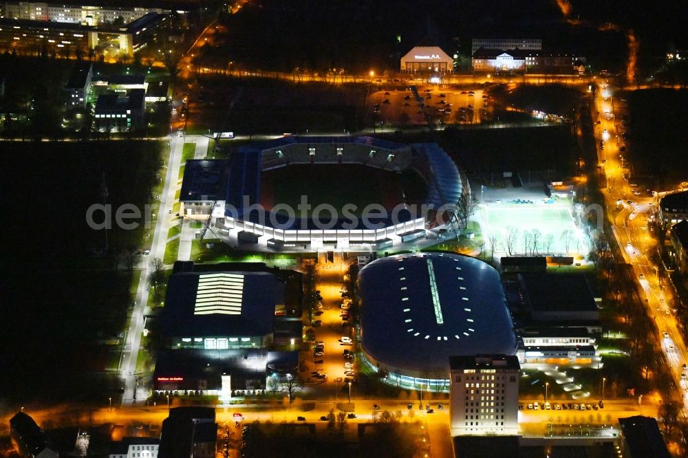 Aerial photograph at night Erfurt - Night aerial view of the Arena of the stadium Steigerwaldstadion, the Eissportzentrum Erfurt and the Leichtathletikhalle Erfurt in Erfurt in the state of Thuringia