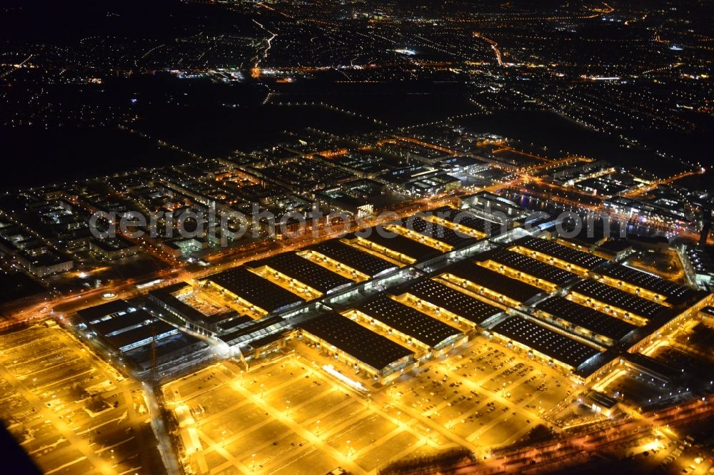 Aerial photograph at night München - Night view of the Fairgrounds Munich in the state Bavaria