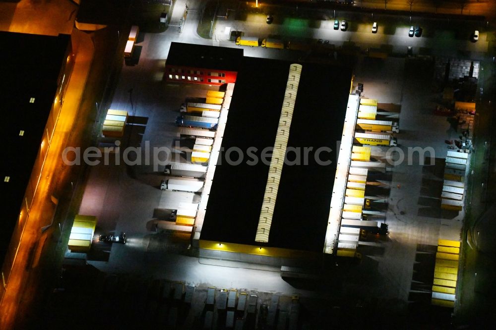 Erfurt at night from above - Night lighting Line range of loading freight station for Pakete der DHL in Erfurt in the state Thuringia