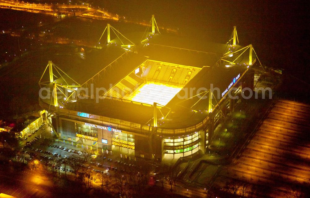 Dortmund at night from the bird perspective: Nachtluftbild des Borusseum , dem Stadion Signal Iduna Park des BVB. Night shot aerial of Borusseum, the Signal Iduna Park stadium of Borussia Dortmund.