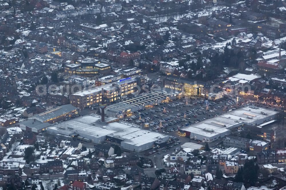 Kleve at night from the bird perspective: Night aerial view of the mall E-Center Kleve in North Rhine-Westphalia