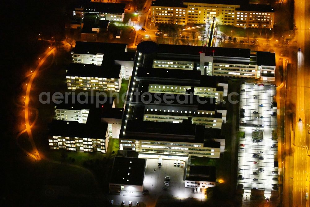 Aerial image at night Erfurt - Night lighting Building Complex of the Helios Klinikum Erfurt in Thuringia