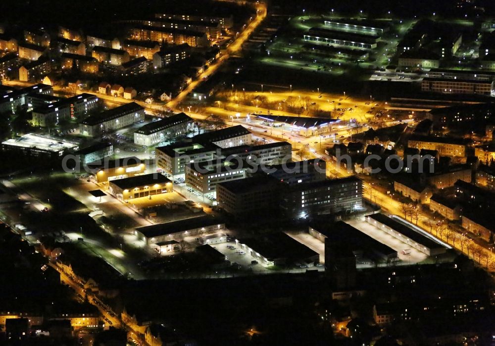 Erfurt at night from the bird perspective: Night lighting Building complex of the Lka Thueringen in Erfurt in the state Thuringia