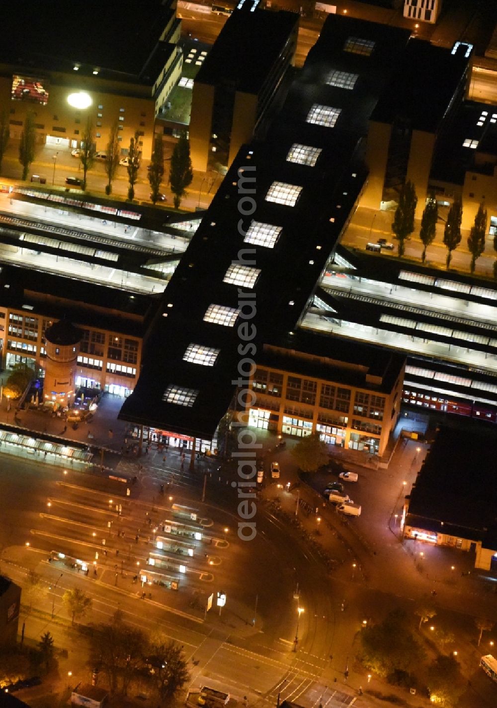 Aerial photograph at night Potsdam - Night image of the main station of the railway in Potsdam in the state of Brandenburg