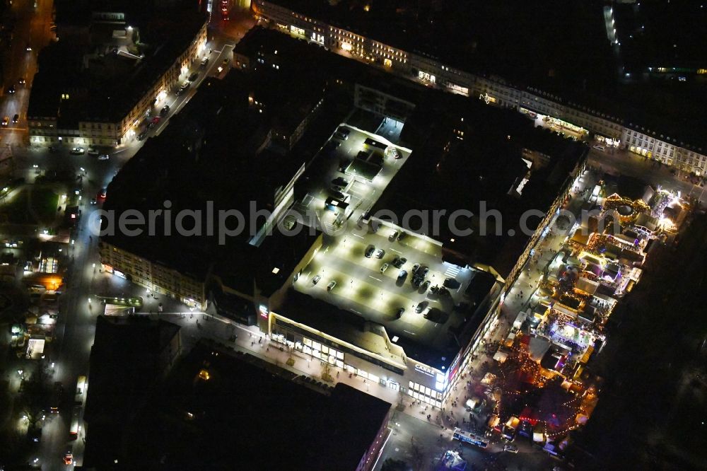 Aerial photograph at night Fürth - Night lighting Building of the shopping center CARRE Fuerther Freiheit in Fuerth in the state Bavaria, Germany