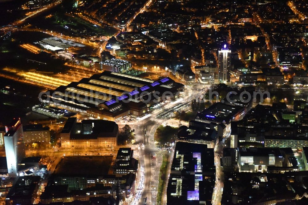 Aerial photograph at night Leipzig - Night lighting Building of the shopping center Hoefe on Bruehl in the district Mitte in Leipzig in the state Saxony, Germany