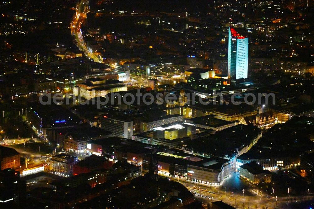 Leipzig at night from the bird perspective: Night lighting Building of the shopping center Hoefe on Bruehl in the district Mitte in Leipzig in the state Saxony, Germany