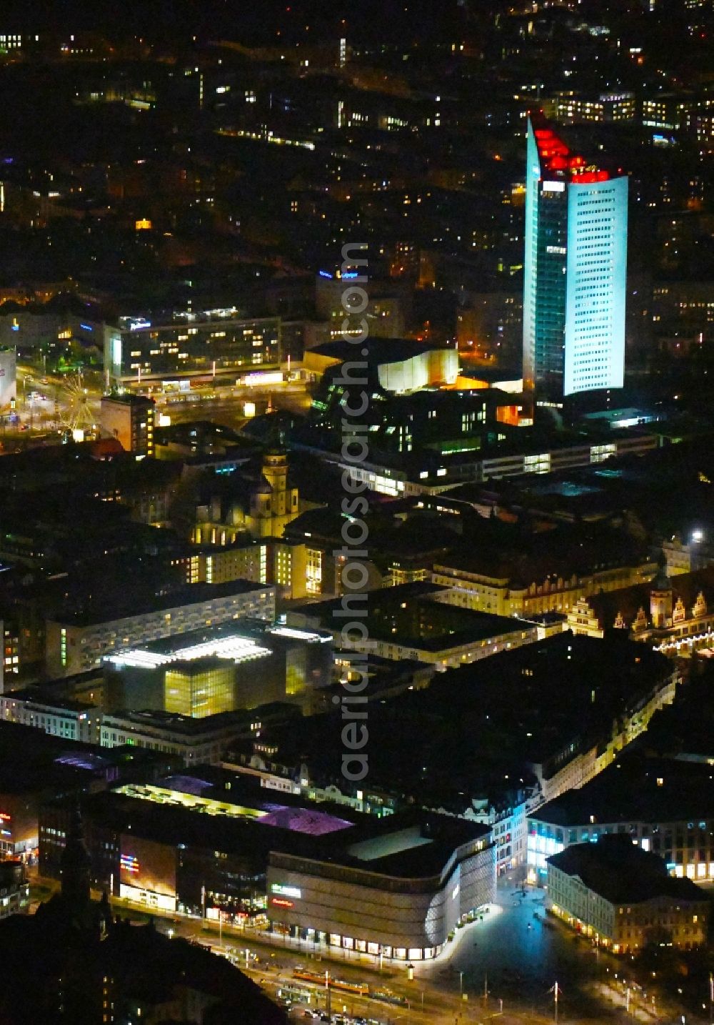 Leipzig at night from the bird perspective: Night lighting Building of the shopping center Hoefe on Bruehl in the district Mitte in Leipzig in the state Saxony, Germany