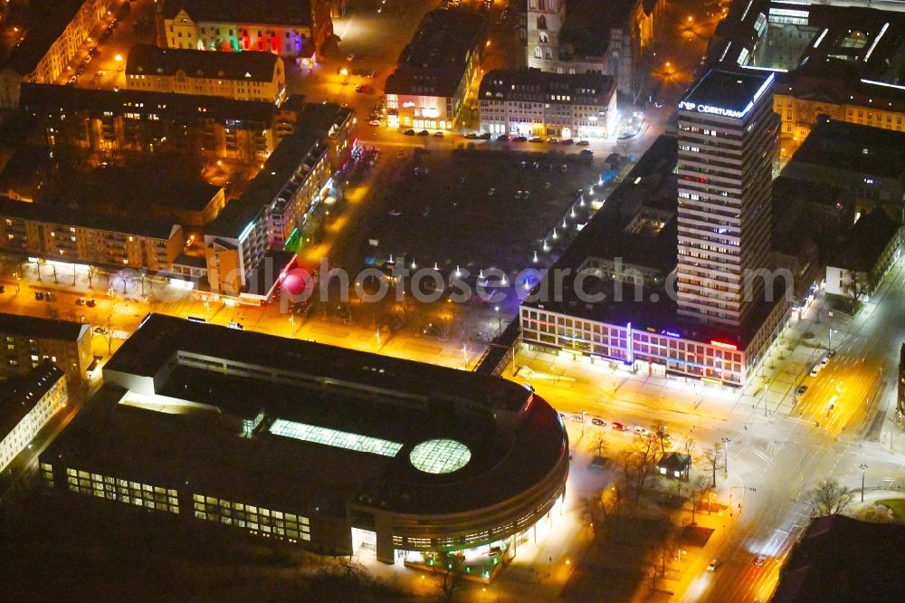 Frankfurt (Oder) at night from above - Night lighting Building of the shopping center Lenne-Passagen on Platz of Republik - Karl-Marx-Strasse in Frankfurt (Oder) in the state Brandenburg, Germany