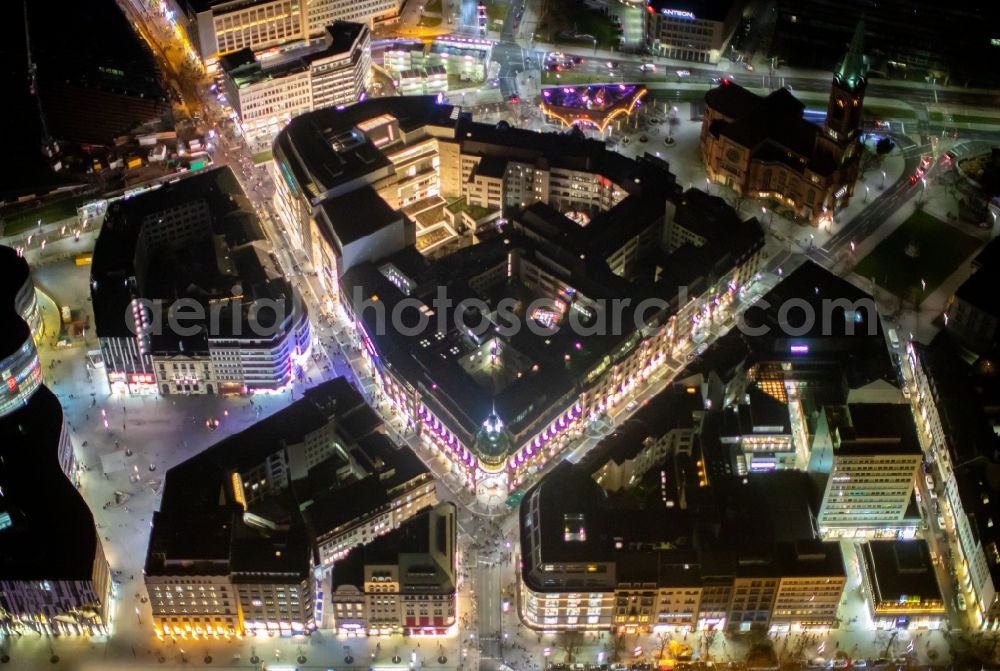 Düsseldorf at night from the bird perspective: Night lighting building of the shopping center Peek & Cloppenburg on Schadowstrasse in the district Stadtmitte in Duesseldorf in the state North Rhine-Westphalia, Germany