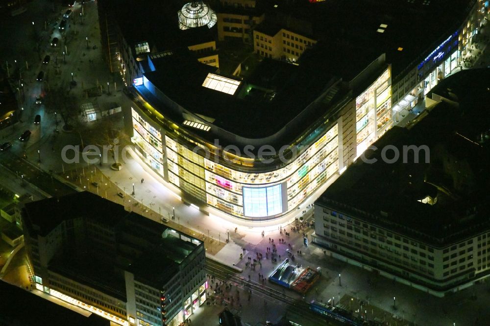 Düsseldorf at night from the bird perspective: Night lighting building of the shopping center Peek & Cloppenburg on Schadowstrasse in the district Stadtmitte in Duesseldorf in the state North Rhine-Westphalia, Germany