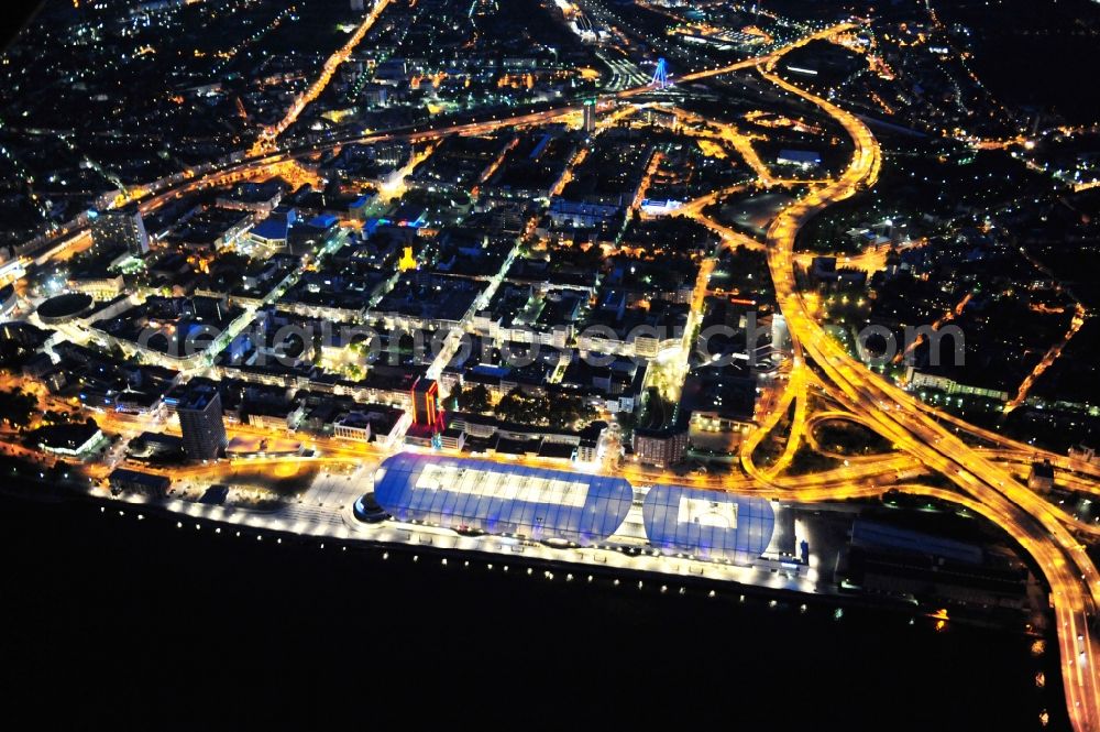 Aerial photograph at night Ludwigshafen am Rhein - Night lighting building of the shopping center Rhein-Galerie in Ludwigshafen am Rhein in the state Rhineland-Palatinate, Germany