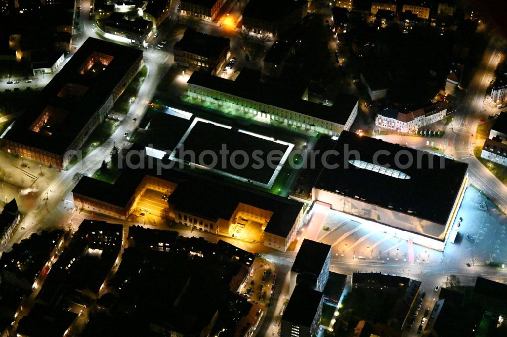 Aerial photograph at night Weimar - Night lighting building of the shopping center Weimar Atrium on Friedensstrasse in Weimar in the state Thuringia, Germany