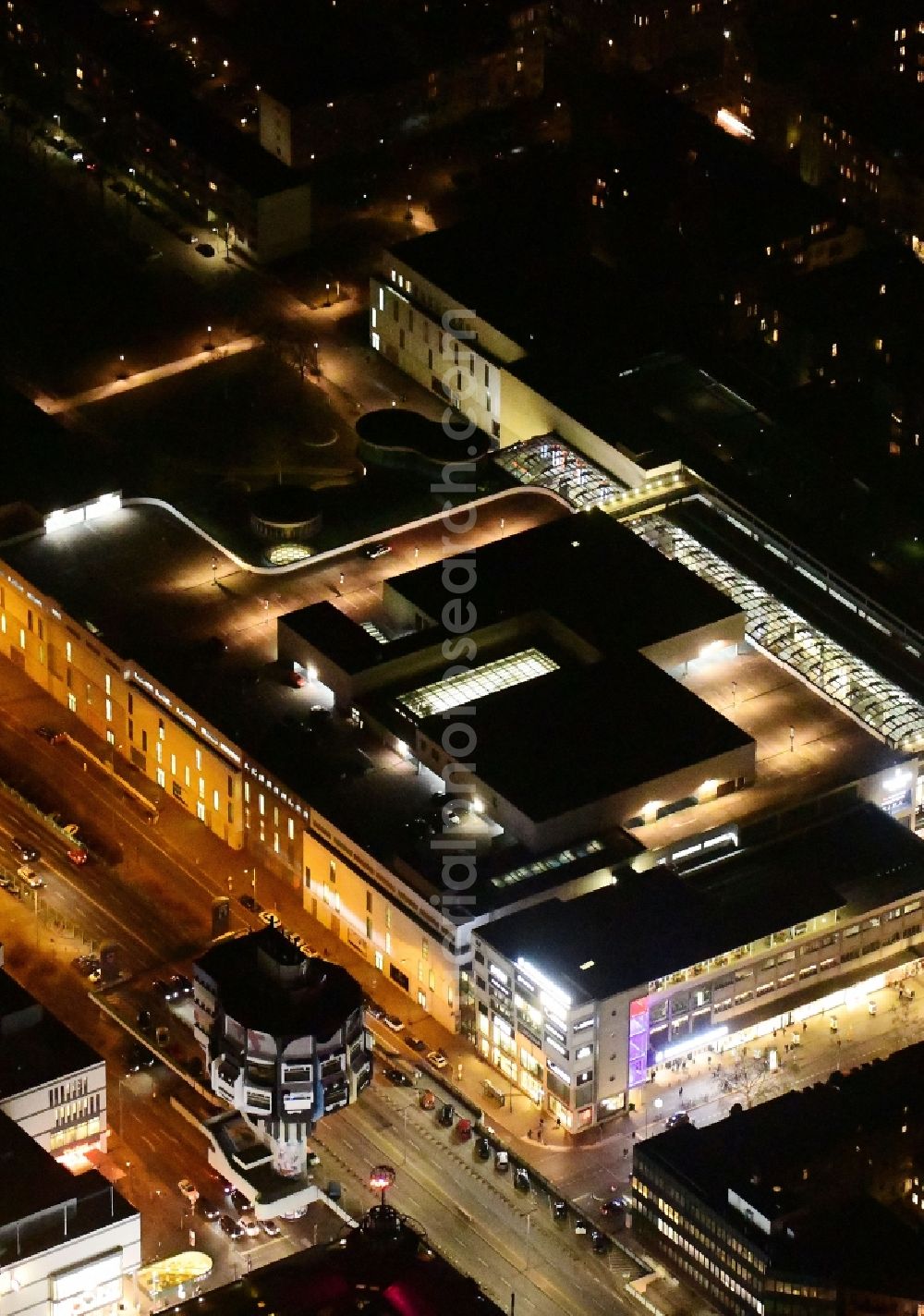 Berlin at night from the bird perspective: Night lighting at the shopping center Boulevard Berlin at Schlossstrasse, Schildhornstrasse, Lepsiusstrasse, Markelstrasse in Berlin-Steglitz