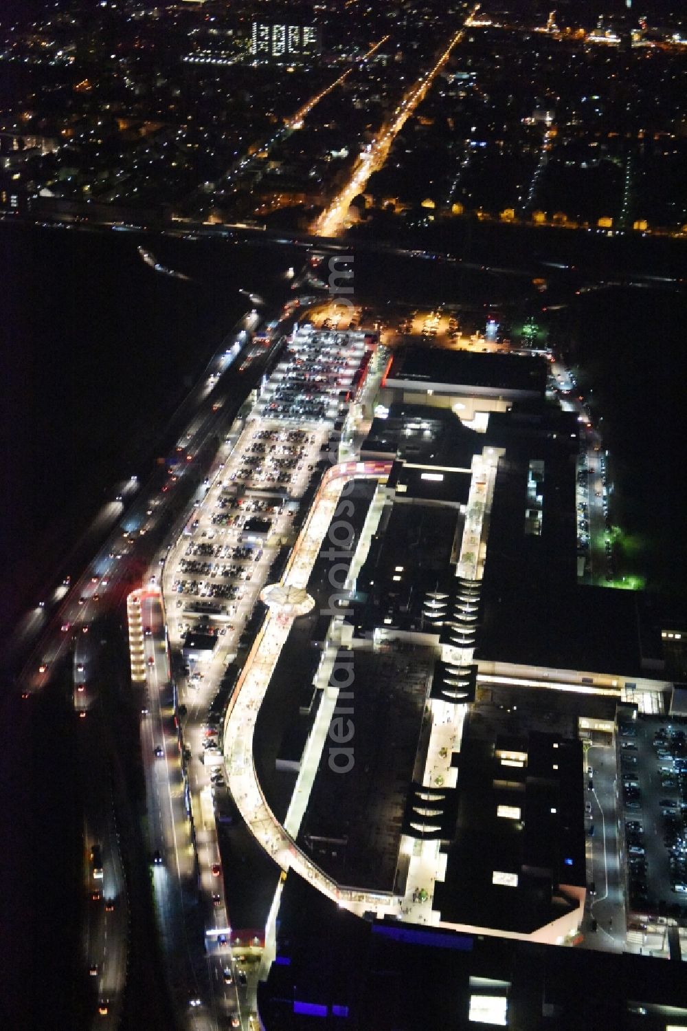 Aerial image at night Sulzbach (Taunus) - Night view Shopping center MTZ Main-Taunus - Center in Sulzbach / Hesse