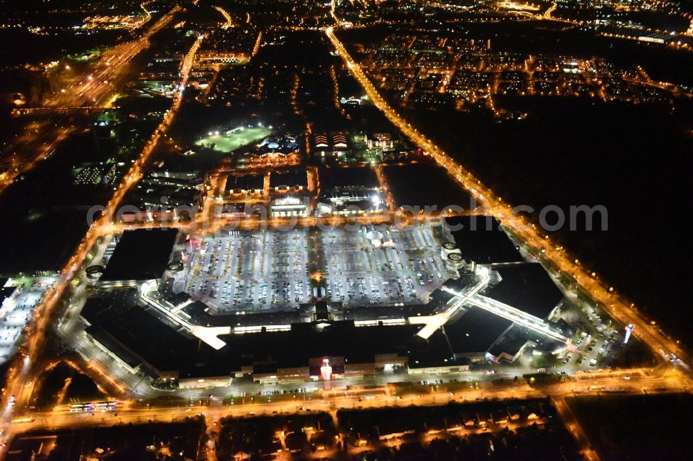 Aerial photograph at night Leipzig - Building of the shopping center Paunsdorf Center of Unibail-Rodamco Germany GmbH in Leipzig in the state Saxony