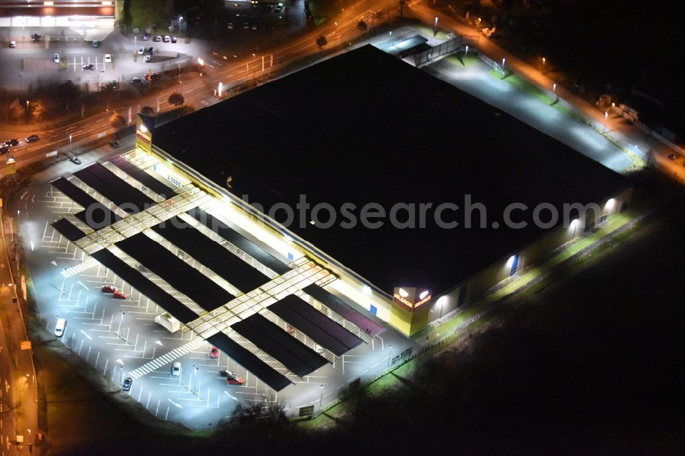 Aerial photograph at night Aschaffenburg - Night view Building of the shopping center SELGROS Cash & Carry Aschaffenburg on Neue Glattbacher Strasse in Aschaffenburg in the state Bavaria