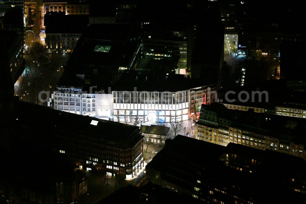 Aerial photograph at night Hamburg - Night lighting building of the shopping center in the Moenckebergstrasse in the district Altstadt in Hamburg, Germany