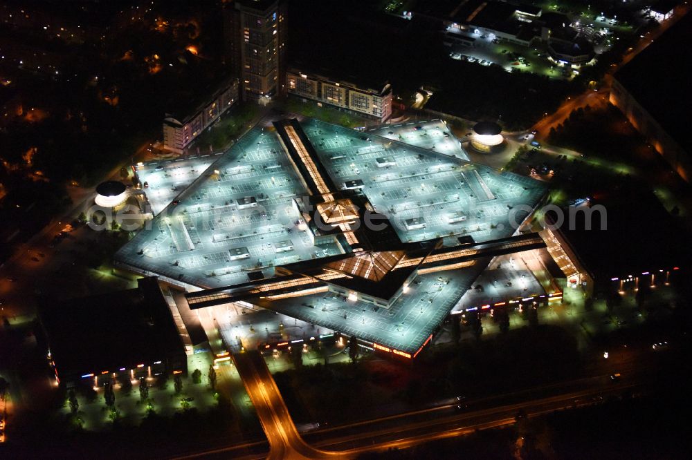 Aerial photograph at night Potsdam - Night lighting building of the shopping center Stern-Center in the district Drewitz in Potsdam in the state Brandenburg, Germany