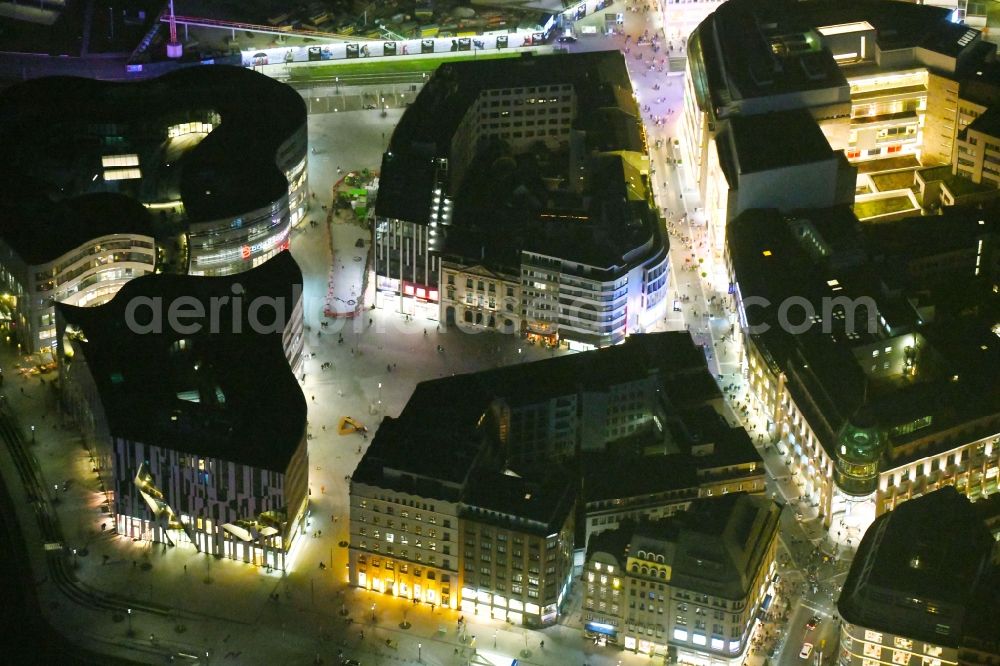 Aerial image at night Düsseldorf - Night lighting construction of retail and office property Koe-Bogen in Dusseldorf in North Rhine-Westphalia