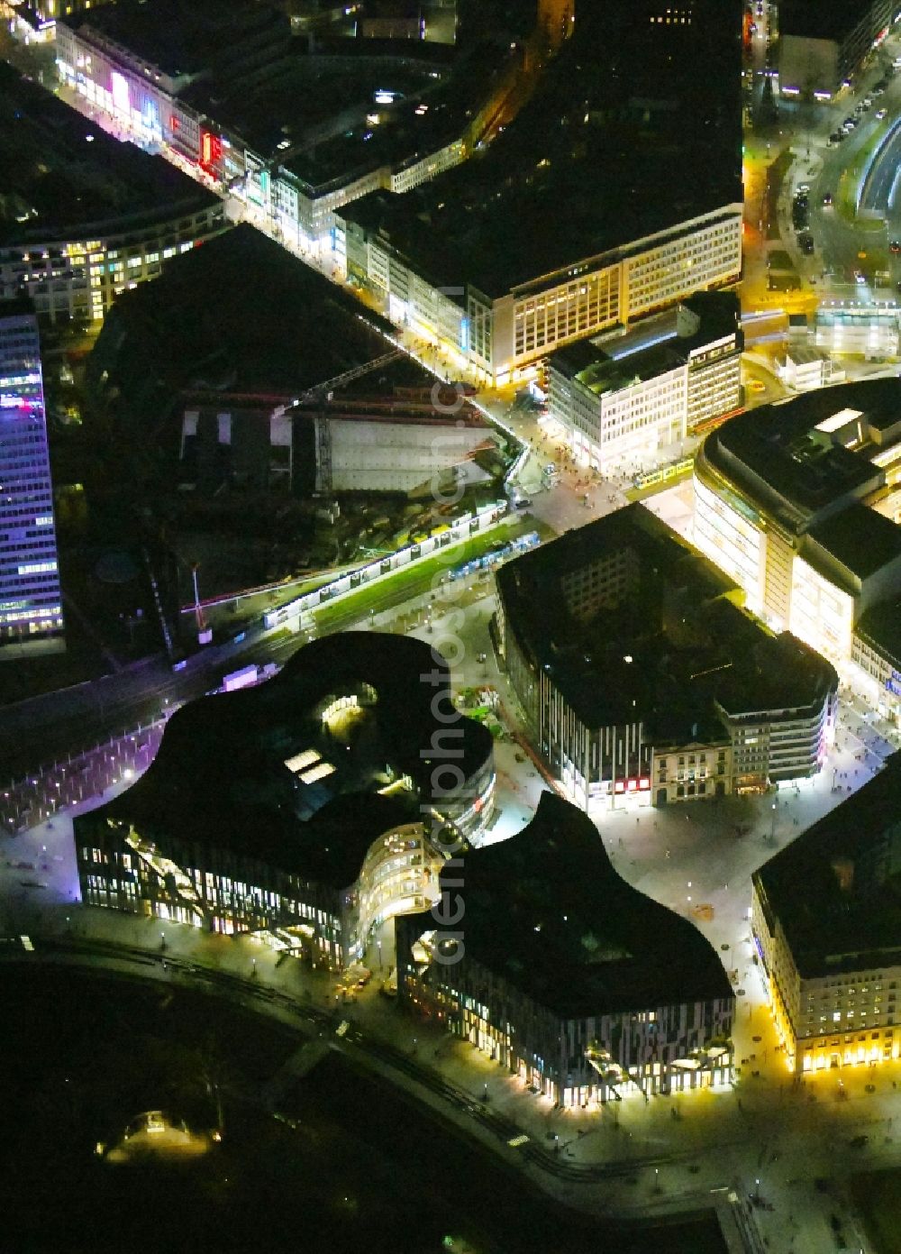 Aerial image at night Düsseldorf - Night lighting construction of retail and office property Koe-Bogen in Dusseldorf in North Rhine-Westphalia