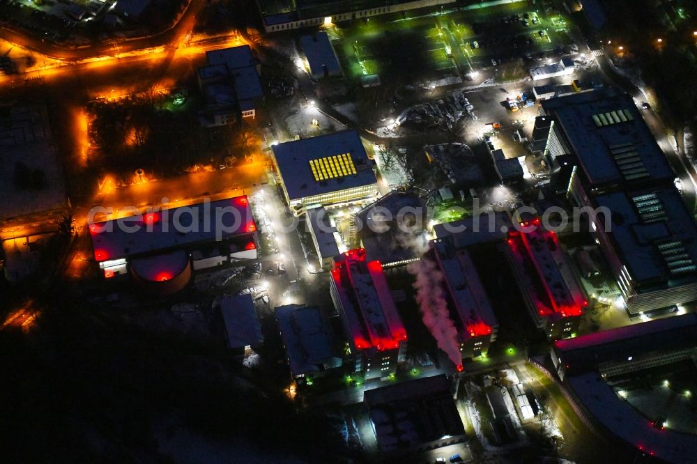 Aerial image at night Lübeck - Night lighting construction site for a new extension to the hospital grounds UKSH Universitaetsklinikum Schleswig-Holstein in the district St. Juergen in Luebeck in the state Schleswig-Holstein, Germany