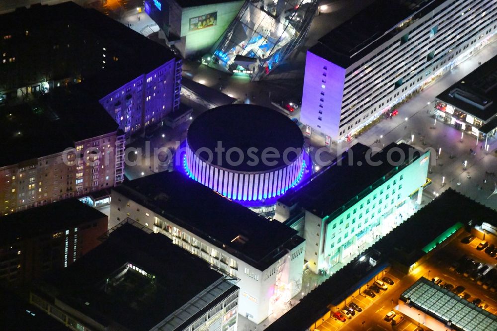 Dresden at night from the bird perspective: Night lights and lighting Building of the round cinema - Rundkino Dresden. The rotunda is located on the Prager Strasse in the district Altstadt in Dresden in the federal state of Saxony, Germany